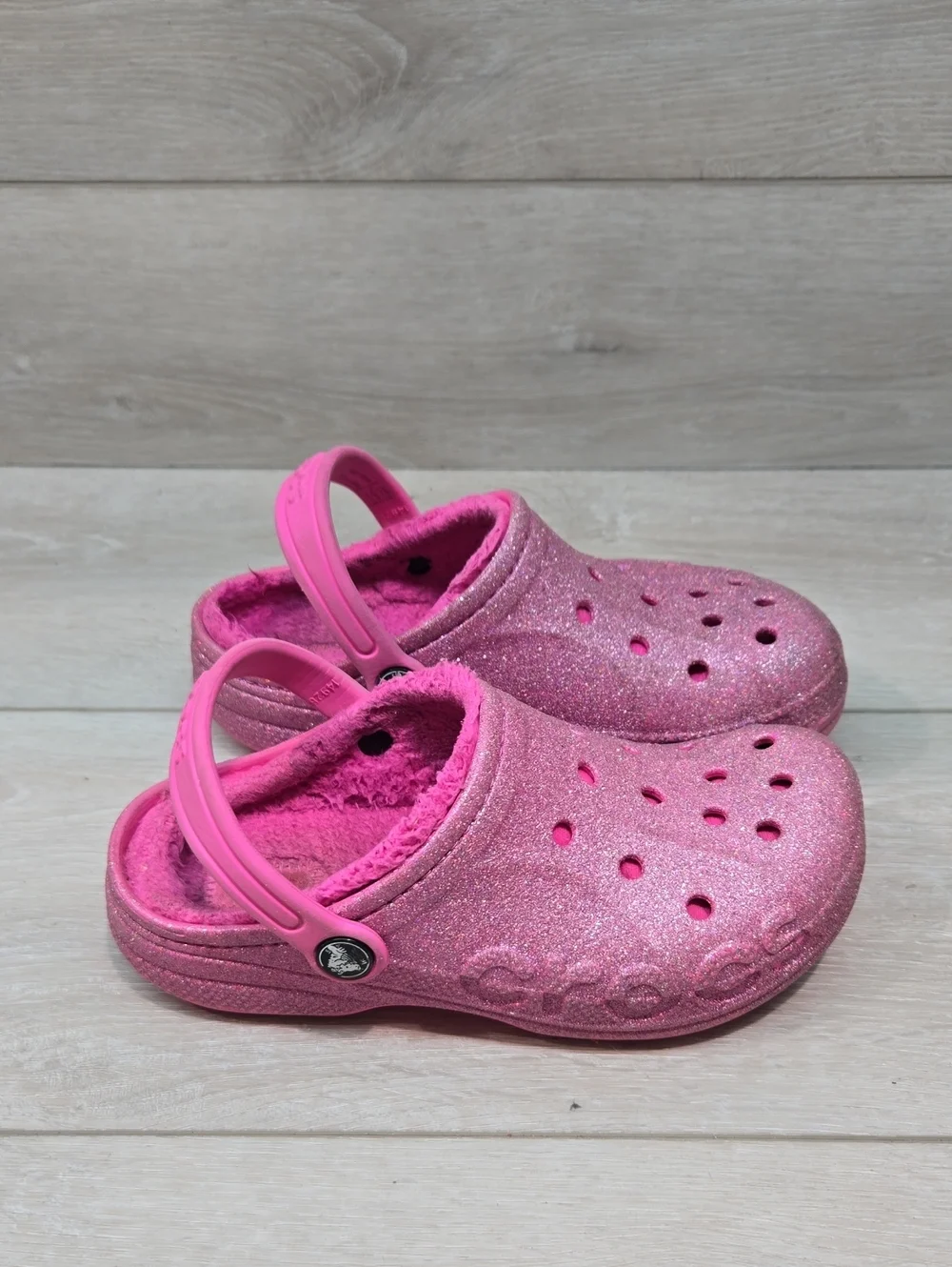 Crocs Big Girl Kids Pink Glitter Clog with Fleece InsulatLining Mule Shoes Sz J2